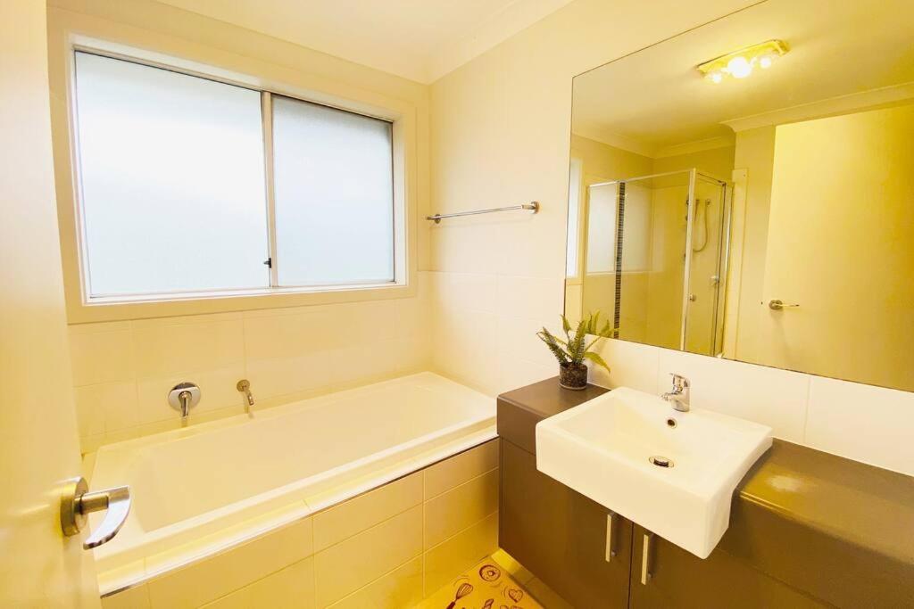Kellyville 5Br Near Park And Shopping Mall Exteriér fotografie